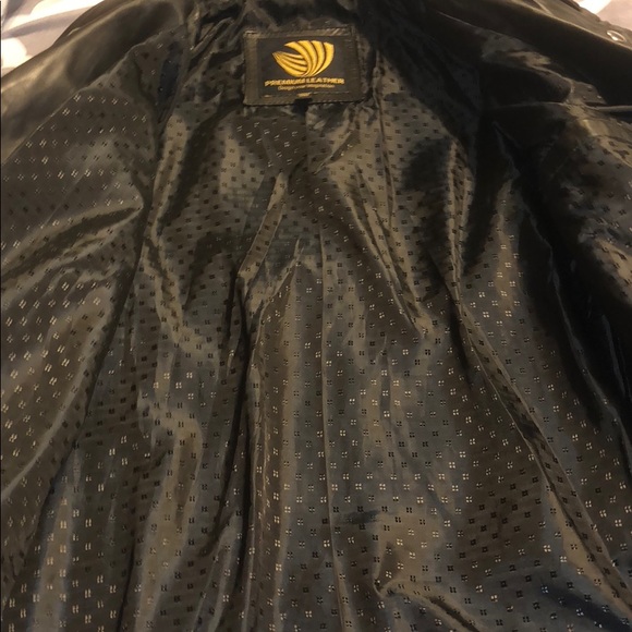 Leather jacket - Picture 6 of 6